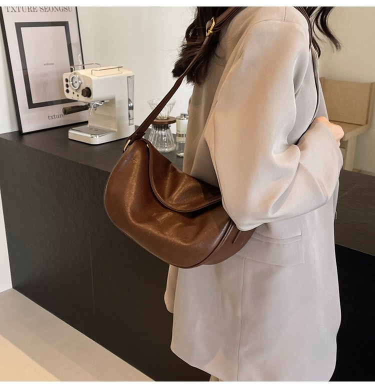 Custom Womens Crossbody Bag for Fashion Retailers – 58-10677 — 33