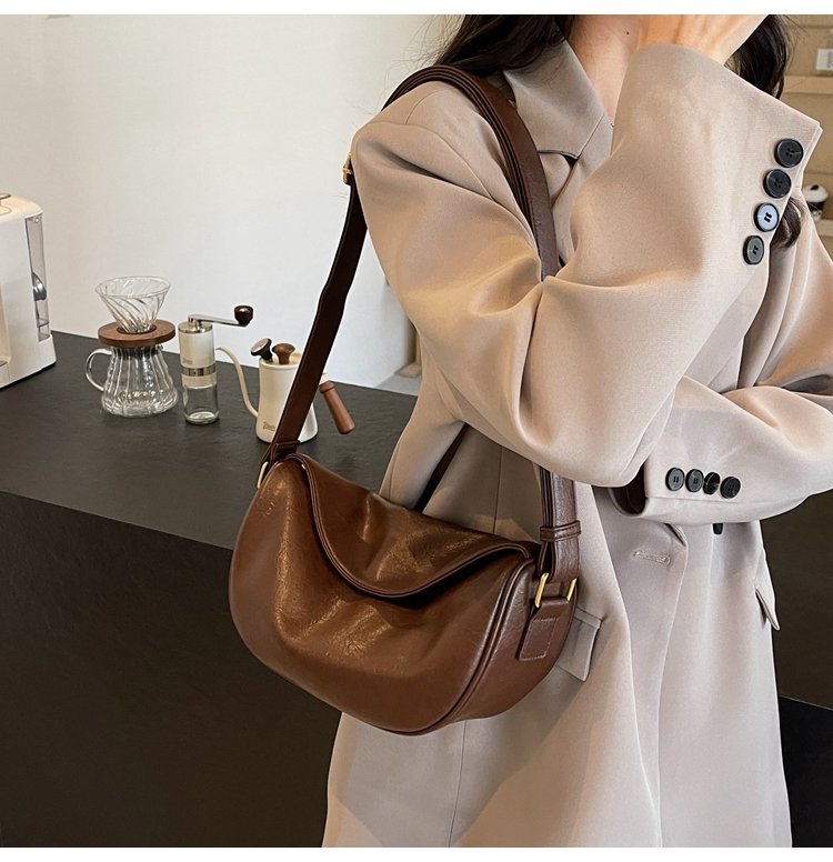 Custom Womens Crossbody Bag for Fashion Retailers – 58-10677 — 35