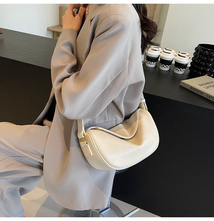 Custom Womens Crossbody Bag for Fashion Retailers – 58-10677 — 39