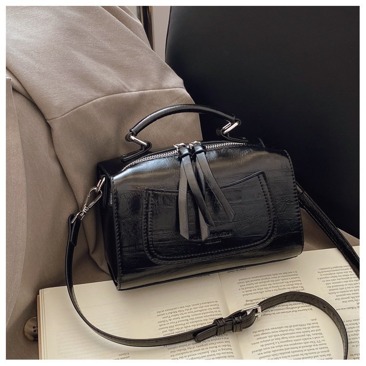 Custom Womens Crossbody Bag for Retail Sourcing – 58-10790 — 26