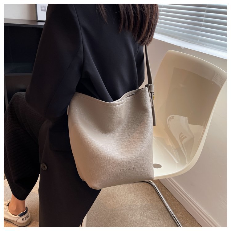 OEM Womens Shoulder Bag for Fashion Retailers – 58-15209 — 37