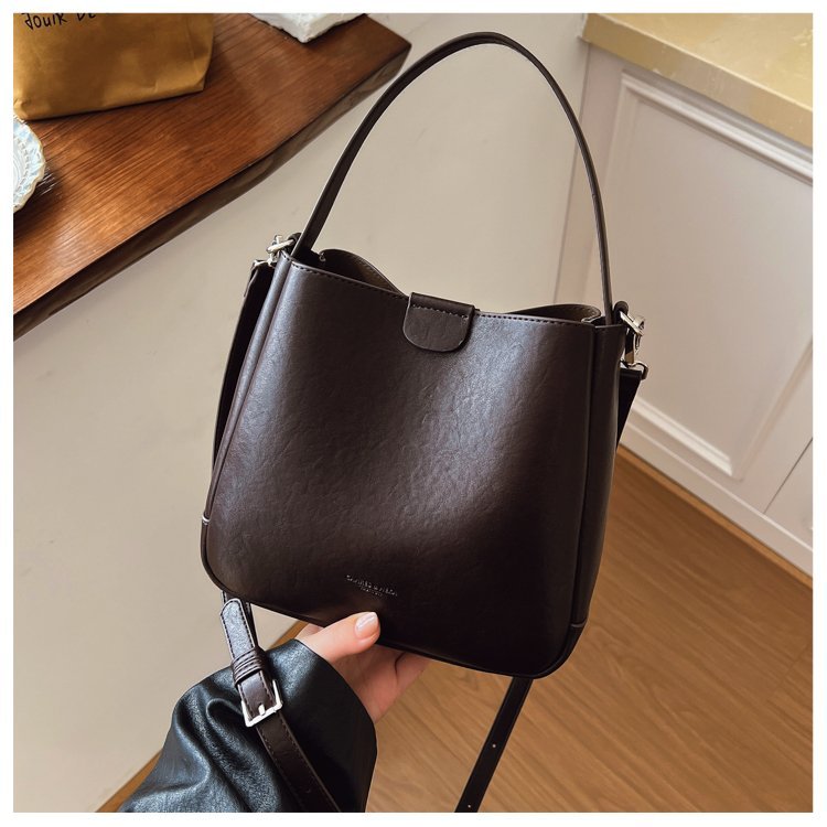 Wholesale Womens Shoulder Bag for Retail Sourcing – 58-25077 — 11