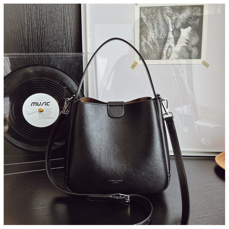 Wholesale Womens Shoulder Bag for Retail Sourcing – 58-25077 — 29