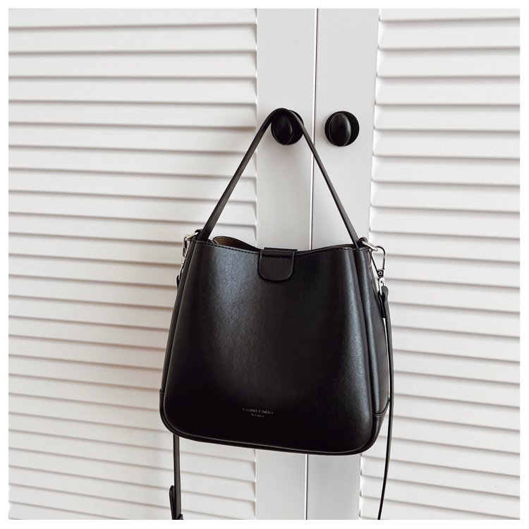 Wholesale Womens Shoulder Bag for Retail Sourcing – 58-25077 — 30