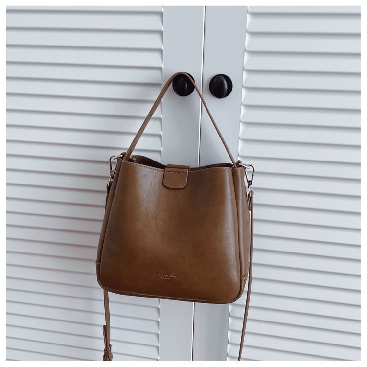 Wholesale Womens Shoulder Bag for Retail Sourcing – 58-25077 — 32