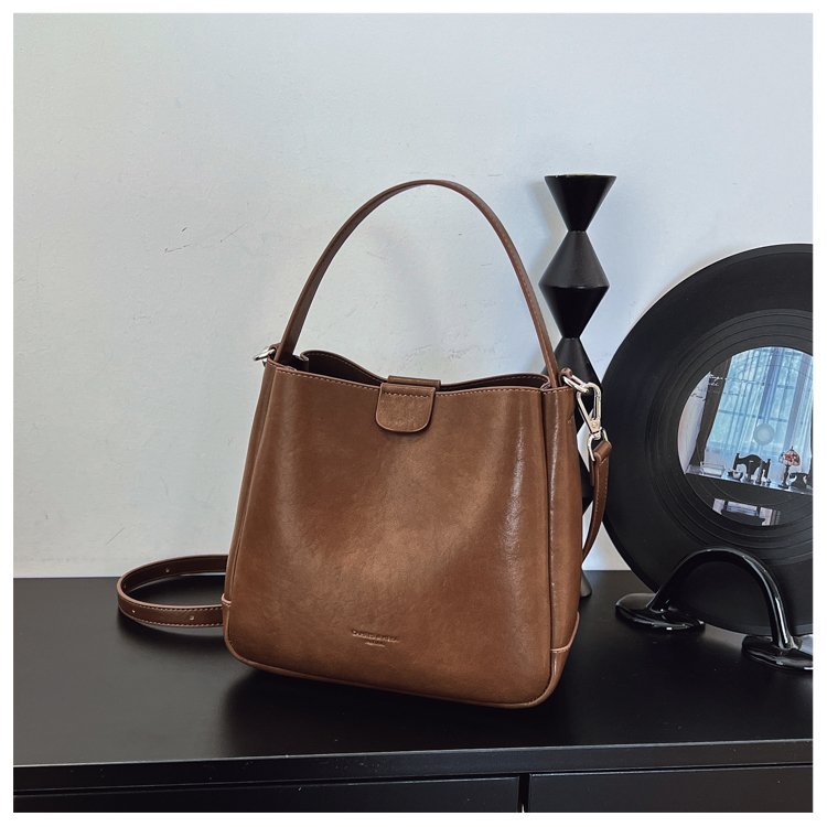 Wholesale Womens Shoulder Bag for Retail Sourcing – 58-25077 — 33