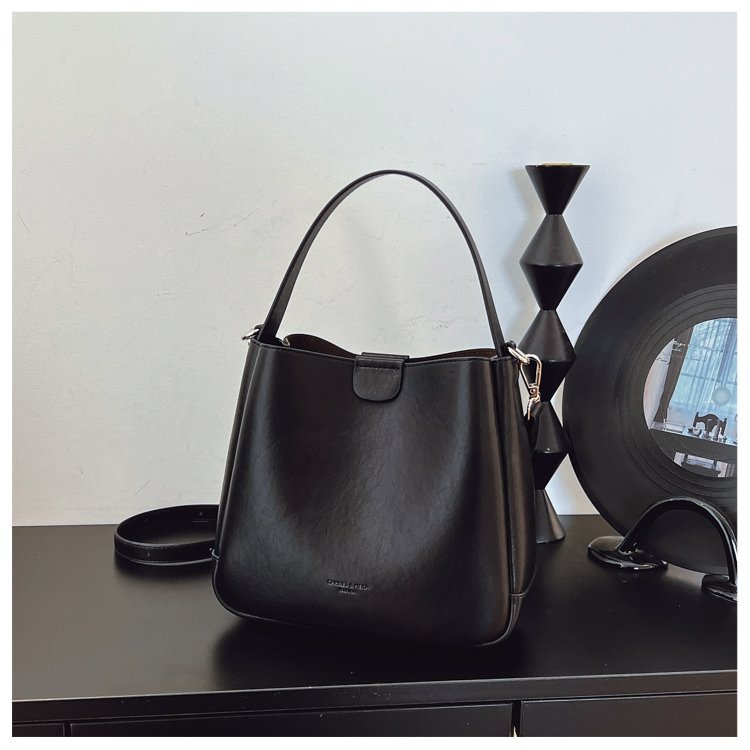Wholesale Womens Shoulder Bag for Retail Sourcing – 58-25077 — 34