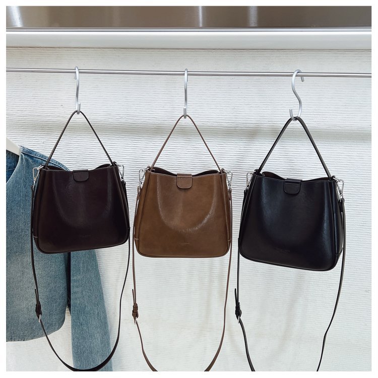 Wholesale Womens Shoulder Bag for Retail Sourcing – 58-25077 — 36