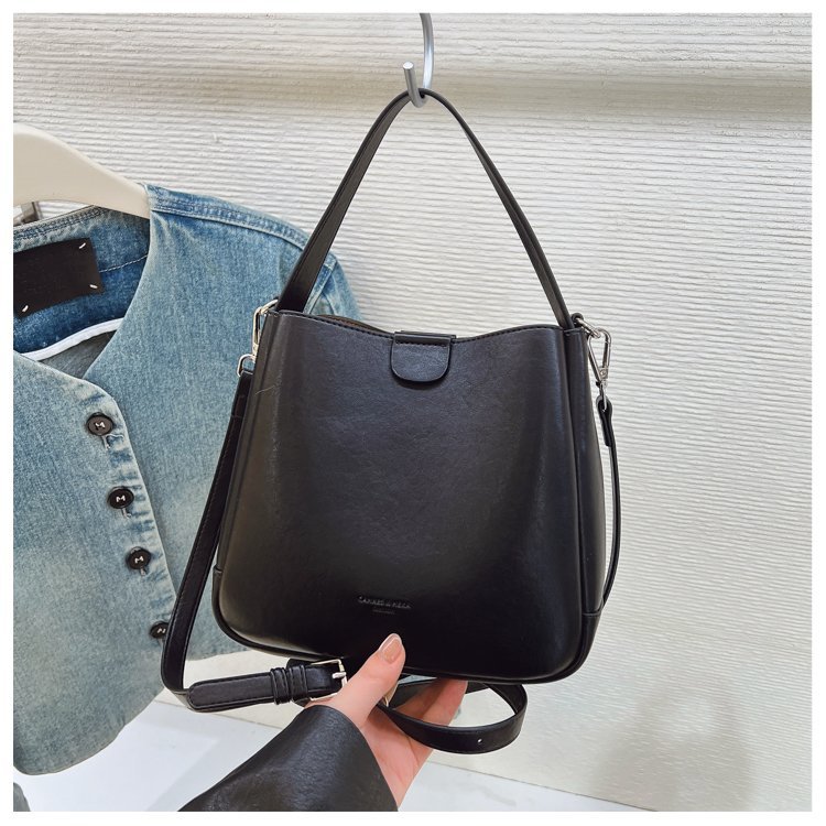 Wholesale Womens Shoulder Bag for Retail Sourcing – 58-25077 — 38