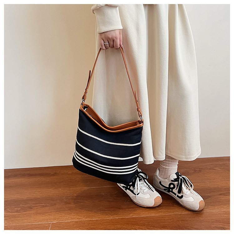 Private Label Womens Crossbody Bag for Custom Bag Projects – SS-8381 — 23