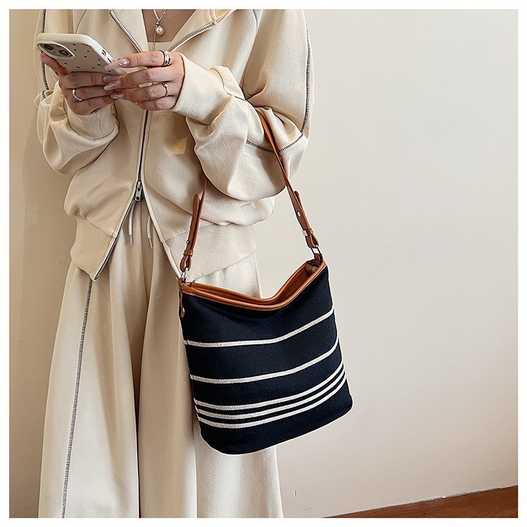 Private Label Womens Crossbody Bag for Custom Bag Projects – SS-8381 — 24