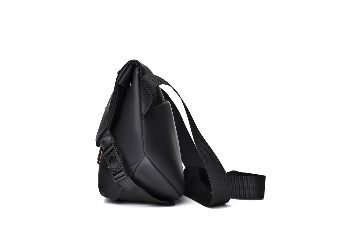 OEM Mens Messenger Bag for Private Label Supply — 39