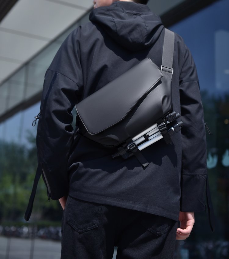Private Label Mens Sling Bag for Fashion Retailers — 40