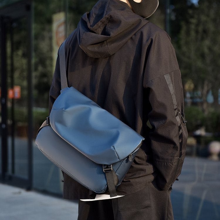 Factory Direct Mens Crossbody Bag for Retail Sourcing — 24